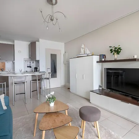 Magnifique Vue Avec Balcon Garage Prive Wi-fi Et Ascenseur