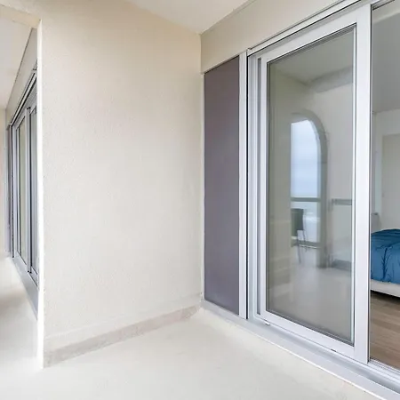 Magnifique Vue Avec Balcon Garage Prive Wi-fi Et Ascenseur Apartment